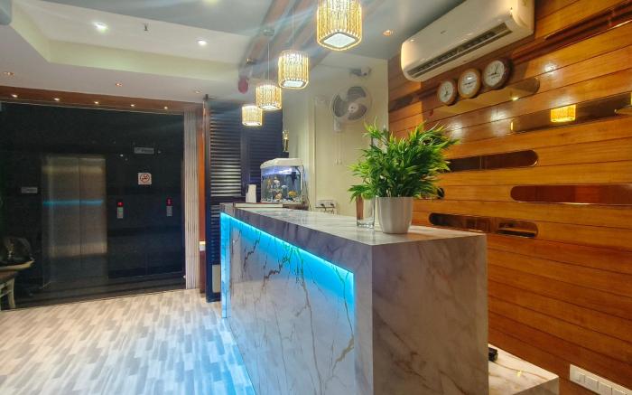 Hotel Ashraya International