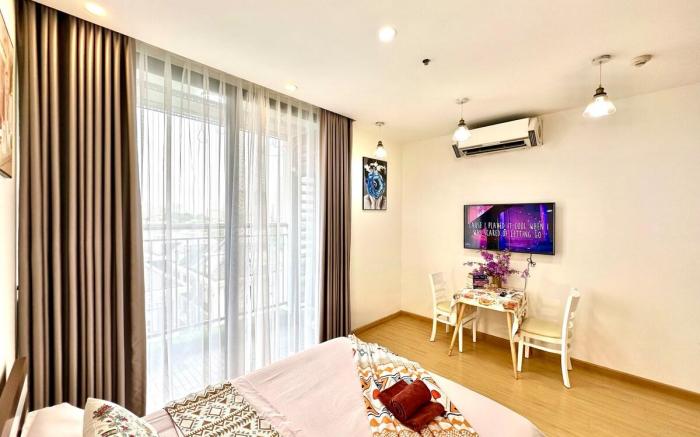 Full Amenities, Central Location Next To Marriott