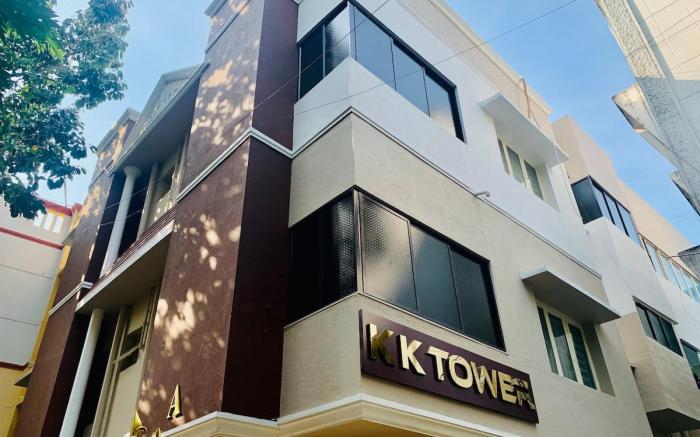 SAN3 - Spacious 1 Bed with Dining Table/Fridge