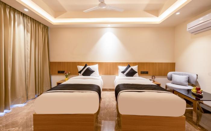 Hotel urban oasis Near Millennium Metro station 