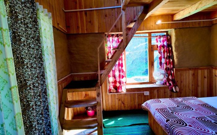Rustic Mud House Jibhi