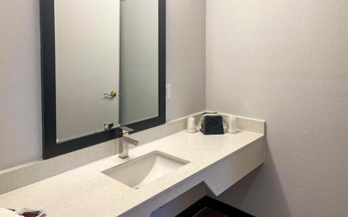 Studio 6  Suites Hurricane, WV