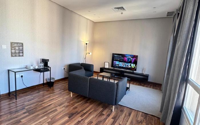 Cozy One-Bedroom Elegant Apartment in Salmiya 11