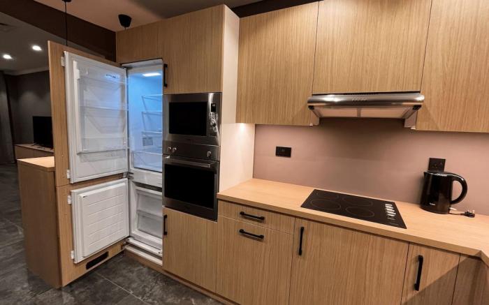 Luxury 2 Bedroom Apartment Near Seaside 102