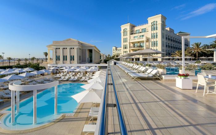 Las Arenas Balneario Resort