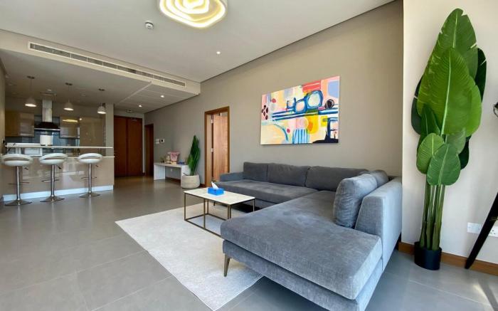 Seef Serenity: Sea & City Views