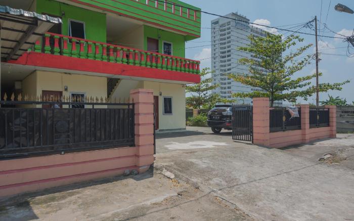 RedDoorz near Politeknik Negeri Medan