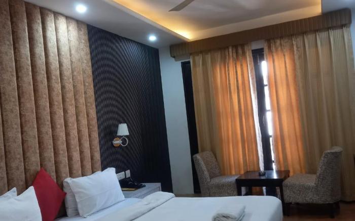 Hotel Raunak
