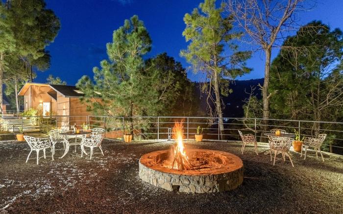 Vintage Premium Cottages||Mountain view near Solan