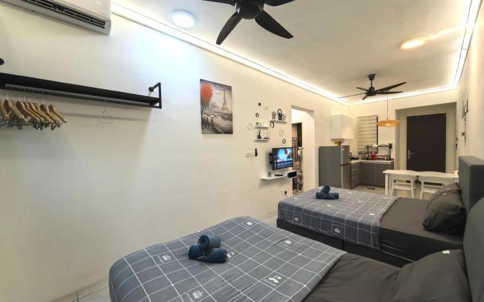 Summer Cozy Studio Room