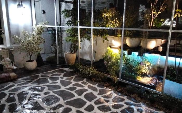Garden Full House