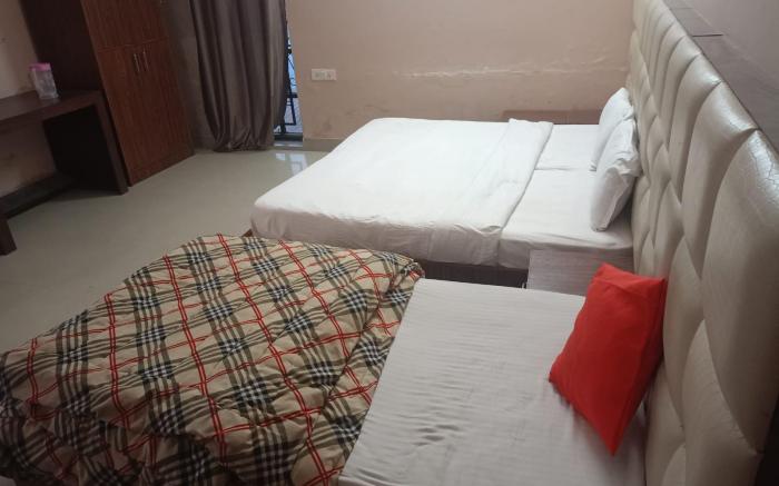 Hotel Queens Pearl Inn