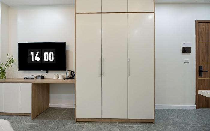 Condo with kitchen near West Lake 4