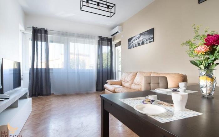 Mr. Brown - Pincherle Apartment