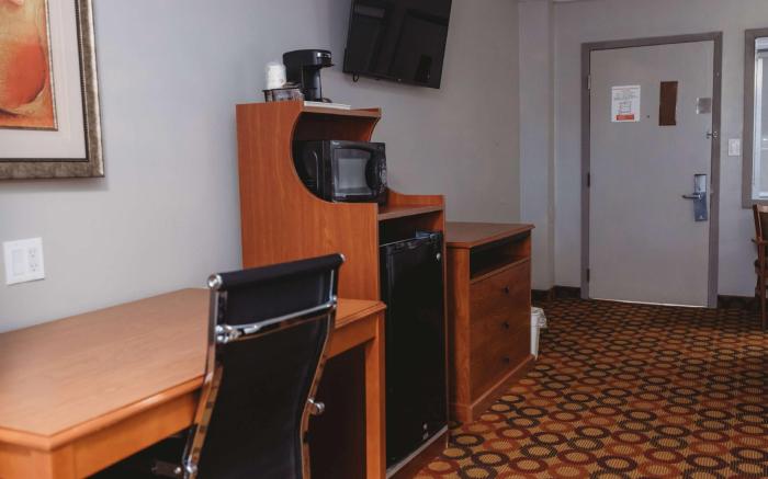 AmericInn by Wyndham Appleton Downtown