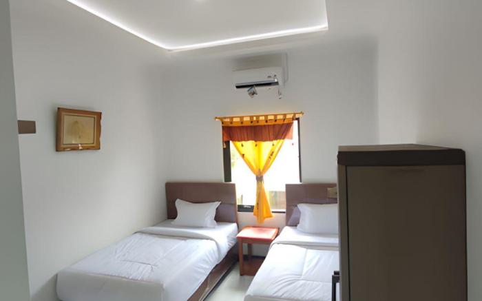 OMAH ZAHRA by Doorkost