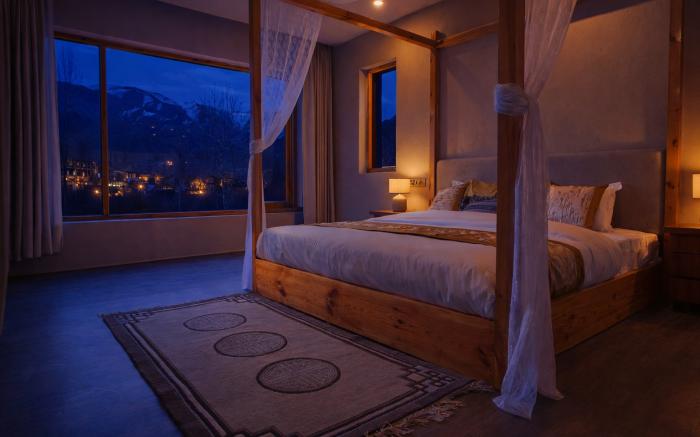 The Vintage Villas Resort Ladakh - Luxury Stay with Mountain Views