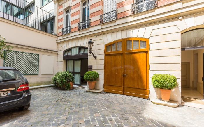 Modern studio for 4 people - Arc de Triomphe
