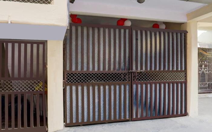 Super Hotel O Uttam Nagar Near Akash Hospital