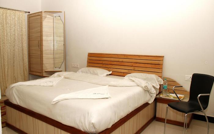 Al Woodlands Residency (Un-married and Stag groups not allowed)