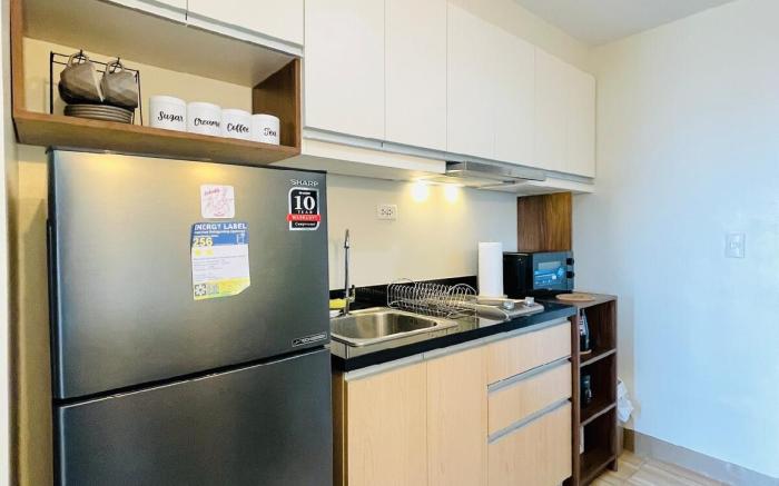 * *33 Elegant City Studio
