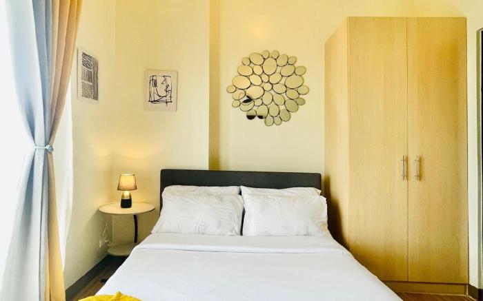 * *29 Chic Studio Escape