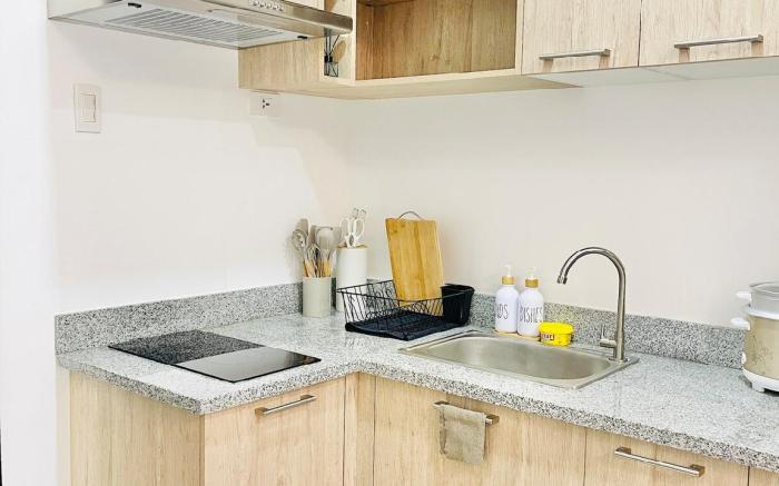 * * WV 18 Serene & Minimalist Urban Studio