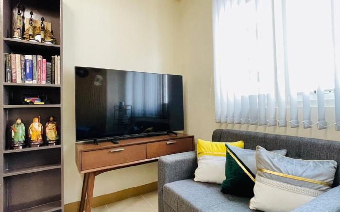 * *16 Cozy and Spacious Studio