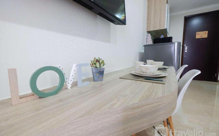 Minimalist Studio Menteng Park Apt By Travelio