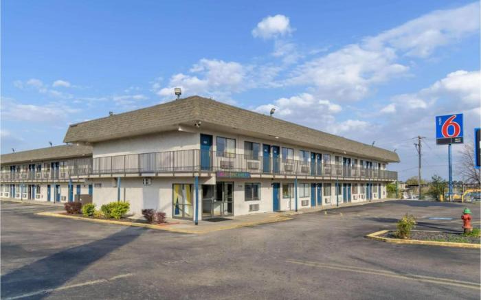 Motel 6 Topeka, KS - Northwest