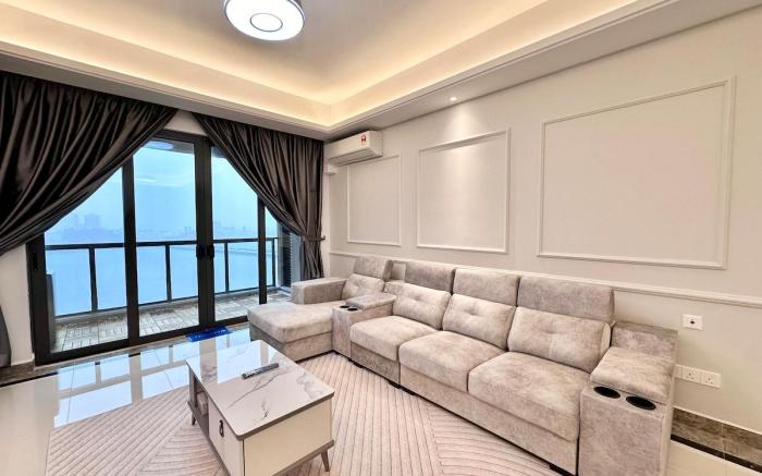 R&F Seine Region 4BR Pool View & Seaview @14-16pax