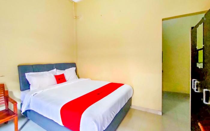RedDoorz @ Kutisari 2 Surabaya