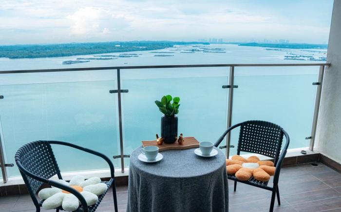 Lovell Gold Beachfront Oasis 3+1BR @10-12Pax