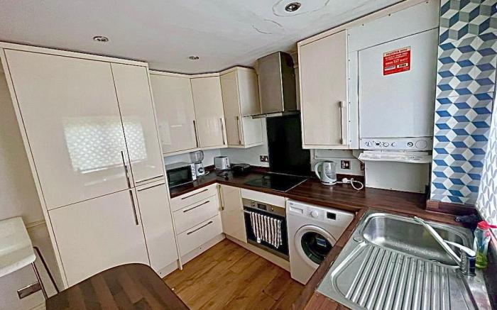 Bull Double bed in 3bedroom shared house 