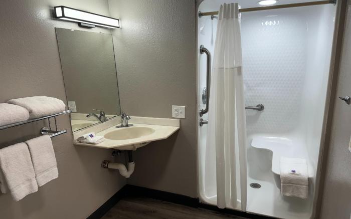 Motel 6 Bradenton, FL