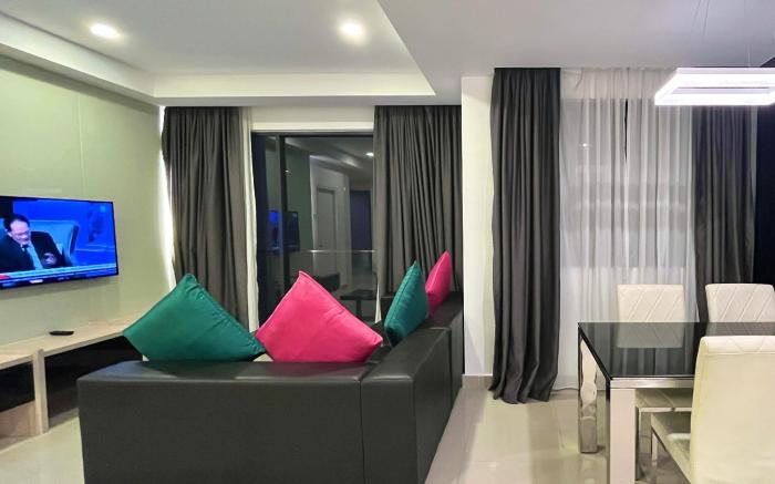 Grand Ion Delemen ComfySuite 3Pax 04