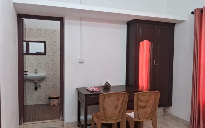 HOLIDAY APARTMENTS AND HOME STAY 