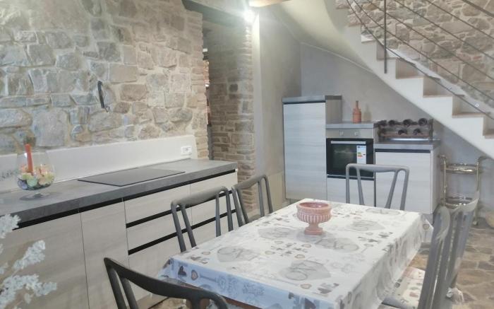 IL GIOGO Accommodation for couples in a farmhouse