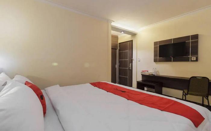 RedDoorz Plus @ Boulevard Panakkukang