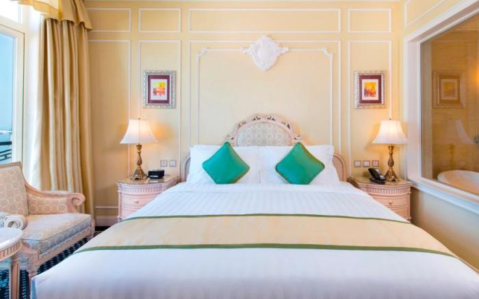Harbourview Hotel