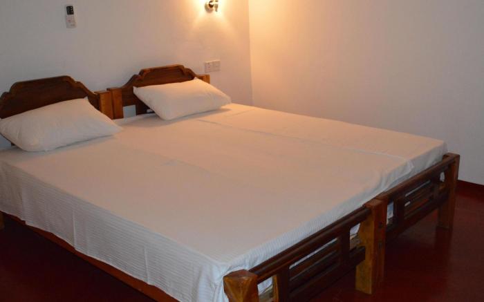 Arugambay Surf and Sand Hotel