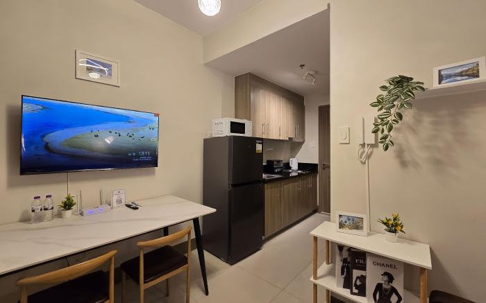 Condotel 1BR Unit w/ Balcony FAME Residences #FM10