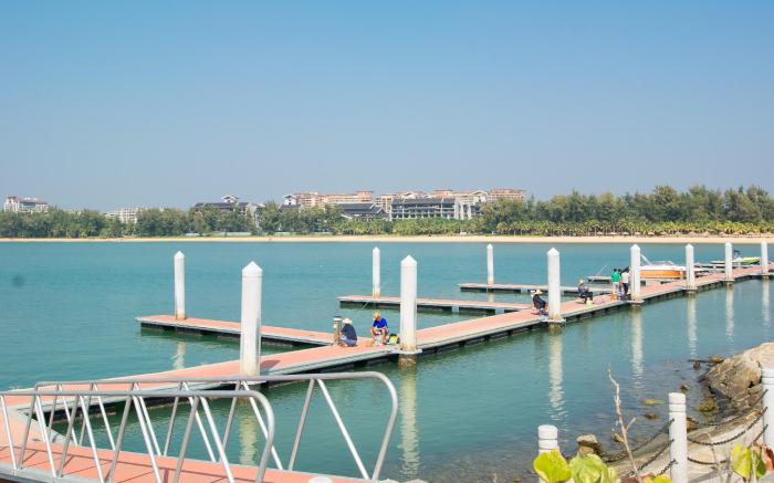 Fuwan Haitao Meishu (Lingshui Haitang Bay Branch