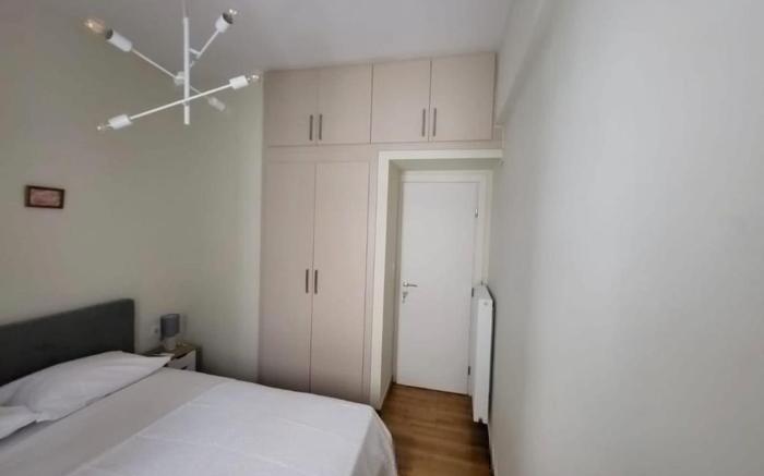 bd renovated flat at acropolis