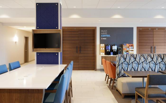 Holiday Inn Express & Suites Pittsfield Berkshires By IHG