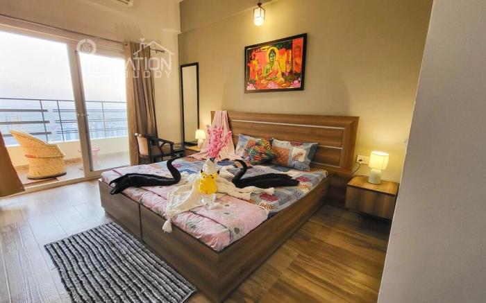 Stylish Studio with Balcony & stunning views