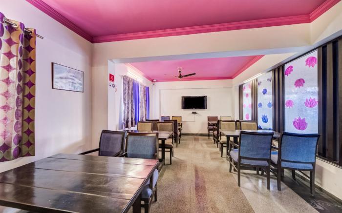 Super Hotel O JNTU college Near LULU mall, KPHB Colony.
