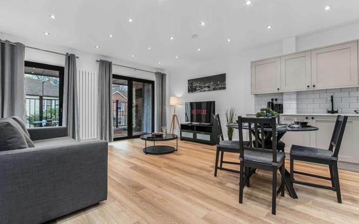 Modern 2 Bedroom Stay, Balcony, East Croydon