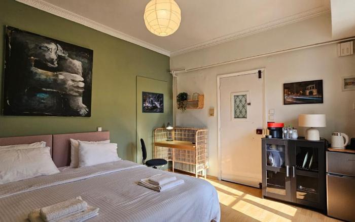 Cosy 1BR Apt with Balcony in Vibrant Exarcheia