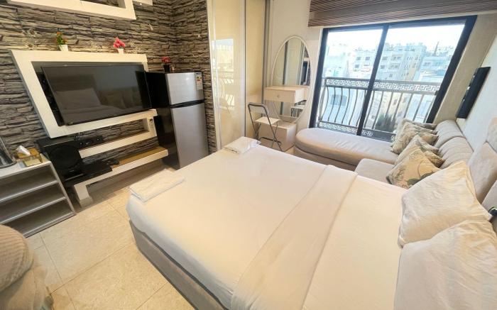 central tiny studio for rent 409